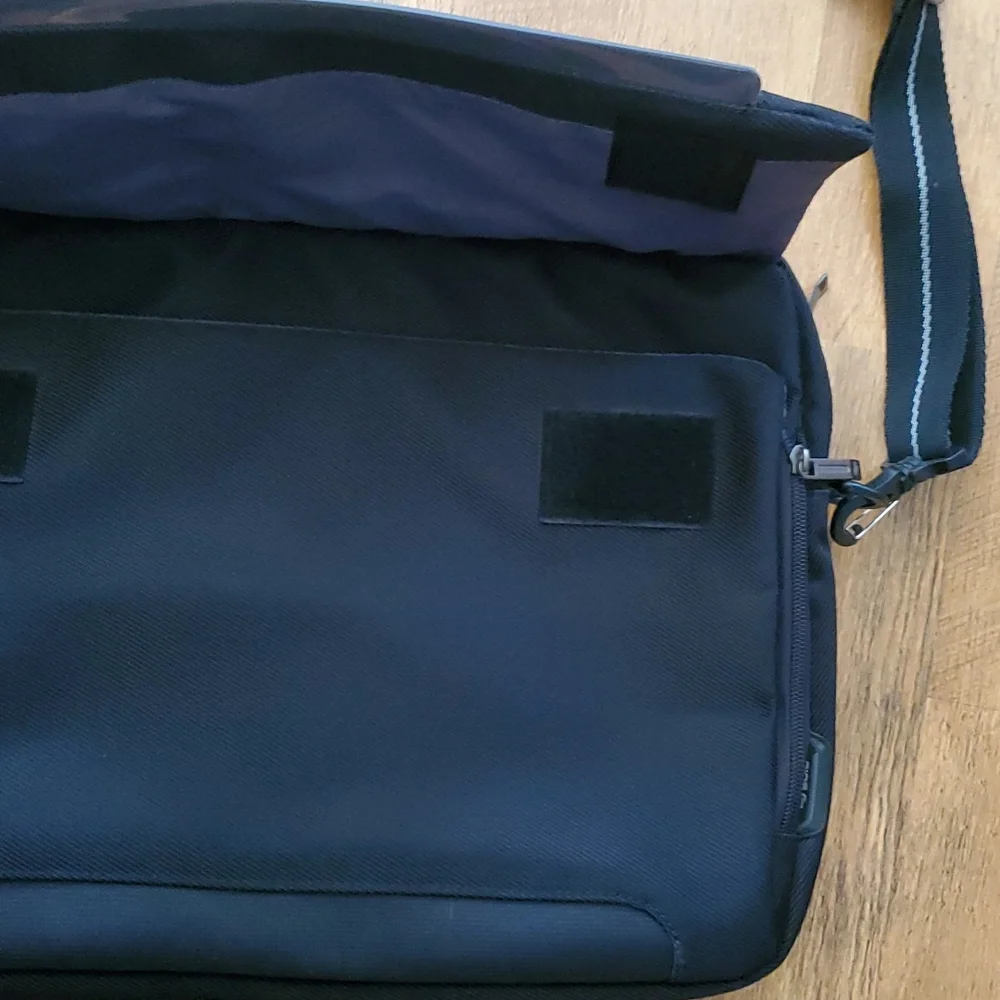 Solo Black Padded Laptop Computer‎ Messenger Bag